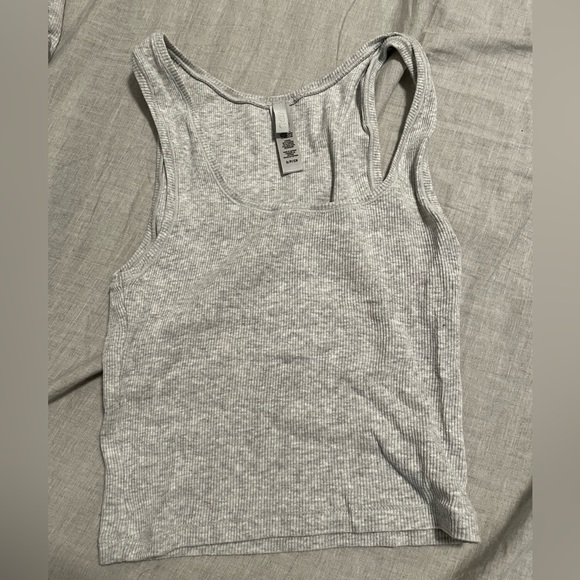 SKIMS 2 pieces- Ribbed Cotten - Boxer and Tank set - Picture 9 of 9